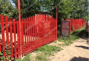 Забор евроштакетник горокой в Ростове-на-Дону цвет рубин